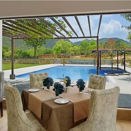 The Hunting Lodge Resort Udaipur - Villas & Pool Dabok Luaran gambar