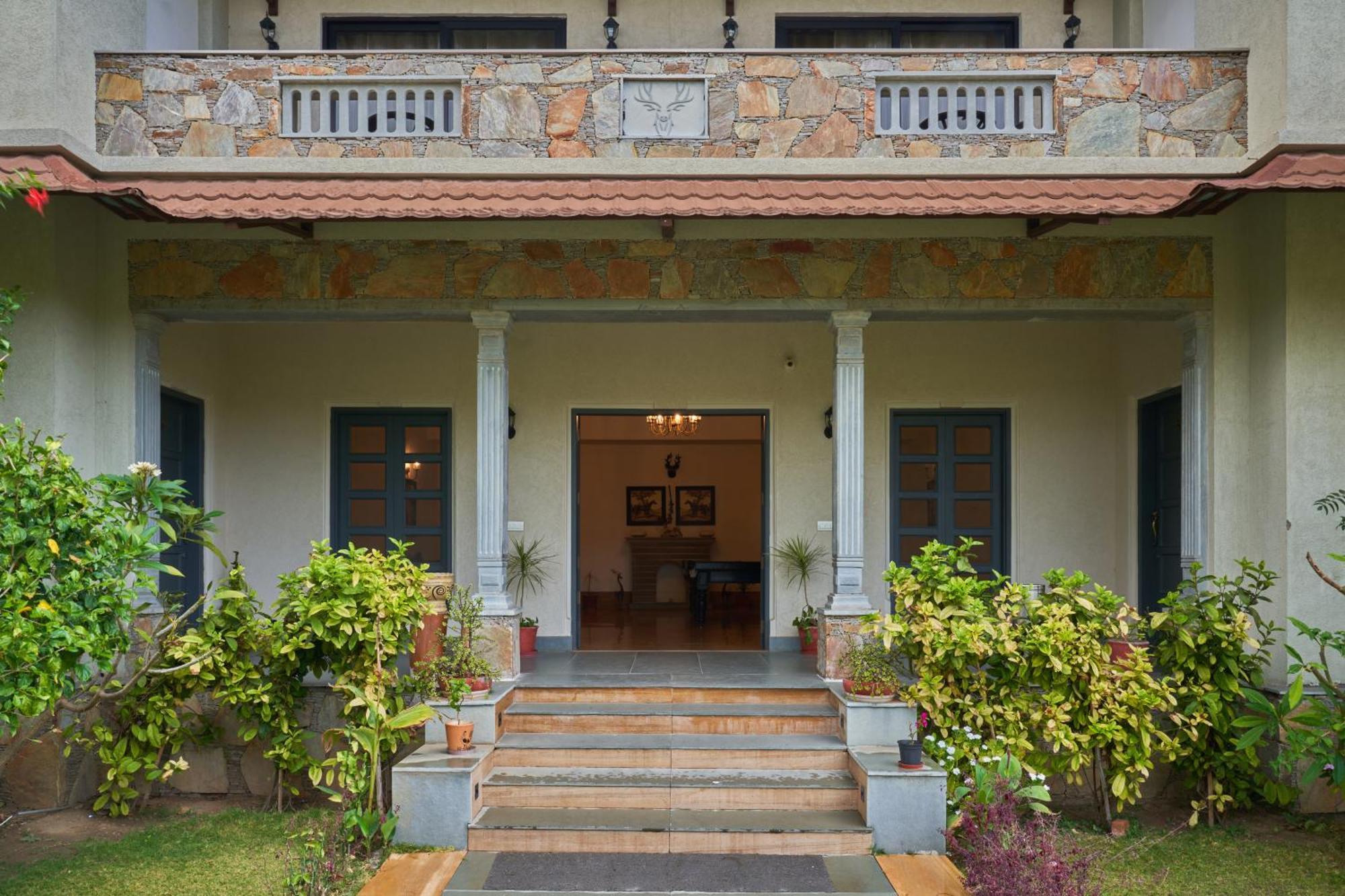 The Hunting Lodge Resort Udaipur - Villas & Pool Dabok Luaran gambar